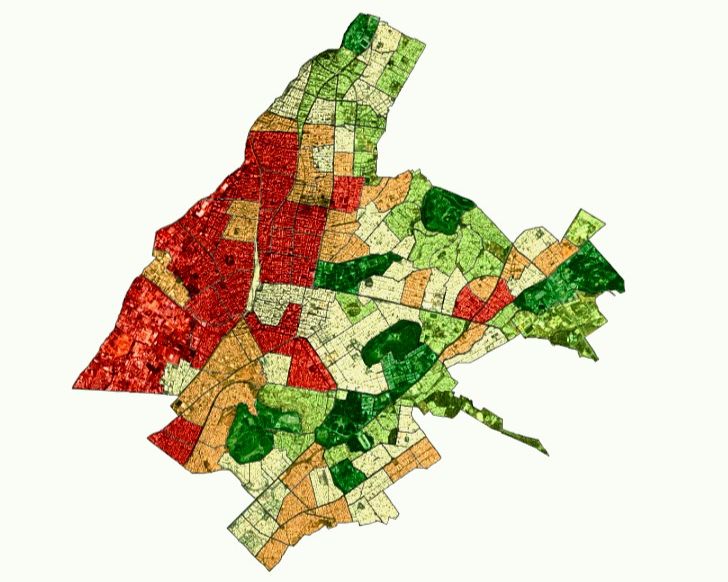 Heat Vulnerability Index map of Athens Municipality combining environmental and socio-economic risk data